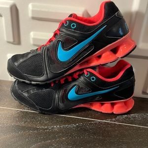 Nike Reax Black Athletic Shoes for Women size women’s 9 🏃‍♀️